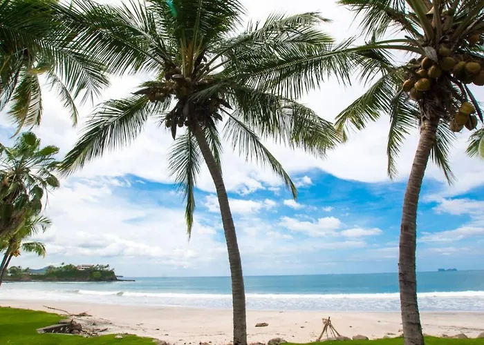 Holiday home Beachfront With Warm, Rustic Interiors & Direct Access To Playa Flamingo