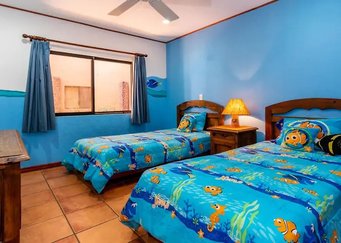 Beachfront With Warm, Rustic Interiors & Direct Access To * Playa Flamingo