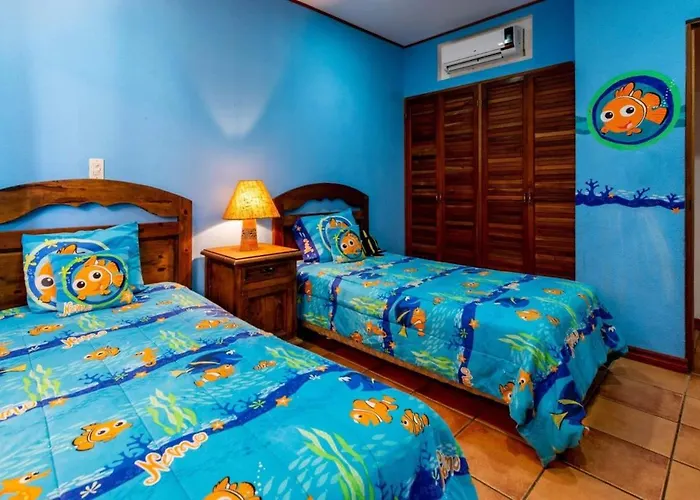 Beachfront With Warm, Rustic Interiors & Direct Access To Playa Flamingo
