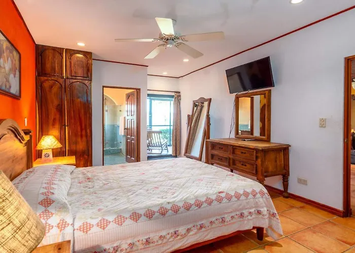 Beachfront With Warm, Rustic Interiors & Direct Access To Holiday home *
