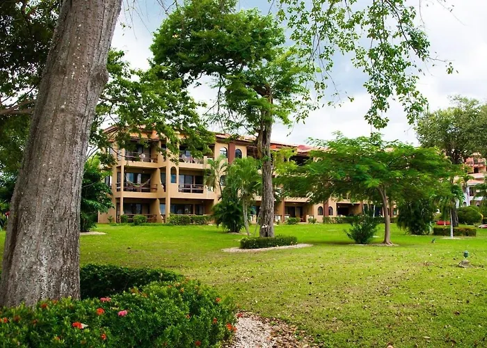Holiday home Beachfront With Warm, Rustic Interiors & Direct Access To Playa Flamingo